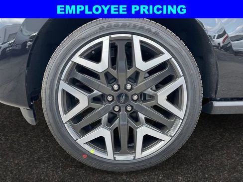 New 2026 Ford Expedition Platinum AWD/4WD image 14