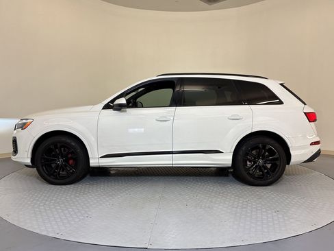 Used 2025 Audi Q7 2.0T Premium w/ Convenience Package image 2