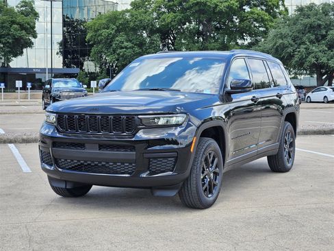 New 2025 Jeep Grand Cherokee L Altitude image 2