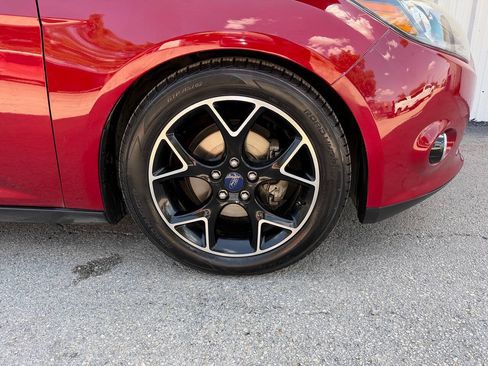 Used 2014 Ford Focus SE w/ Equipment Group 201A FWD image 24