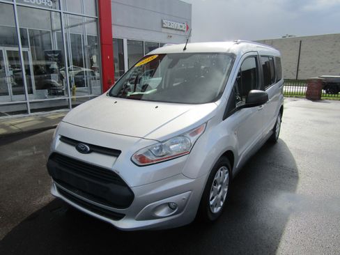 Used 2018 Ford Transit Connect XLT image 2
