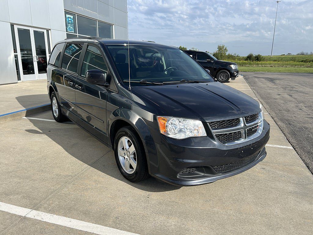 Used 2013 Dodge Grand Caravan SXT w/ Rear Park Assist Pkg FWD image 7