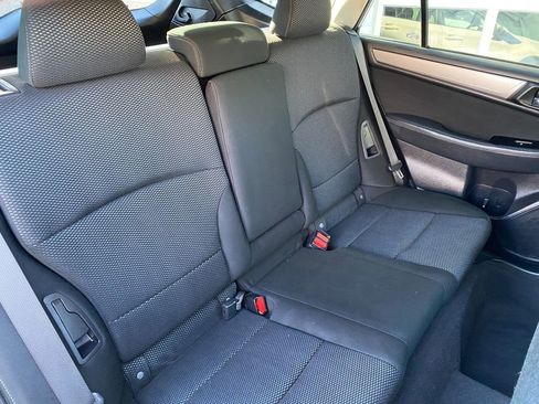 Used 2017 Subaru Outback 2.5i Premium image 15