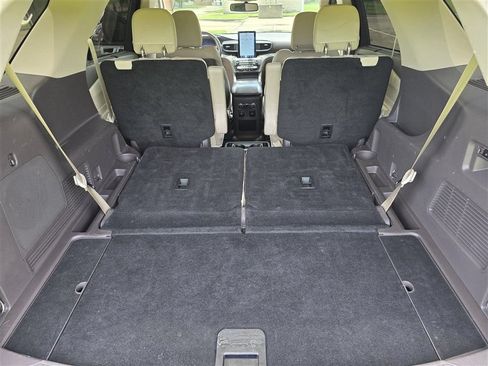 Used 2020 Ford Explorer Platinum w/ Premium Technology Package AWD/4WD image 19