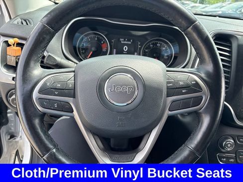 Used 2020 Jeep Cherokee Latitude Plus w/ Cold Weather Group AWD/4WD image 17
