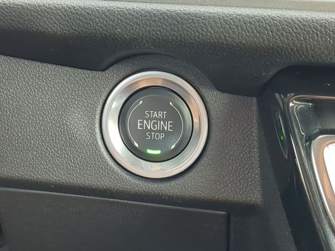 Used 2024 Chevrolet Traverse LT w/ Trailering Package FWD image 18