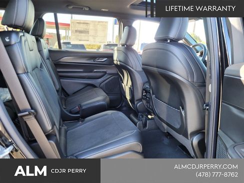 New 2025 Jeep Grand Cherokee L Altitude AWD/4WD image 14