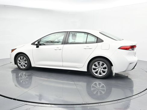 Used 2021 Toyota Corolla LE FWD image 5