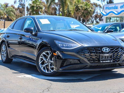 Used 2023 Hyundai Sonata SEL w/ Preferred Accessory Package FWD image 1