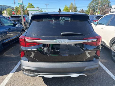 Used 2023 Kia Seltos LX AWD/4WD image 5