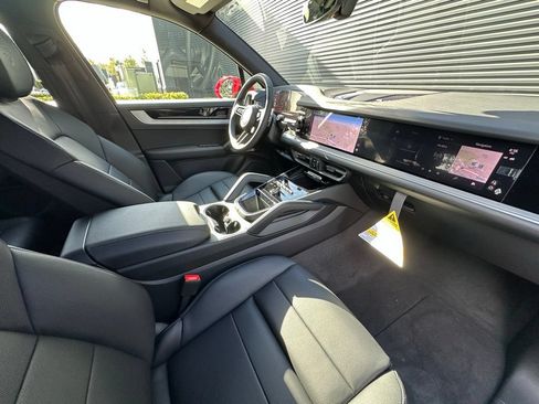 Certified 2026 Porsche Cayenne AWD/4WD image 39