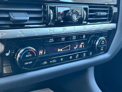 New 2026 Nissan Pathfinder SL w/ SL Premium Package AWD/4WD image 33
