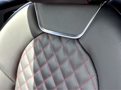 Used 2021 Genesis G70 3.3T w/ Sport Package image 6