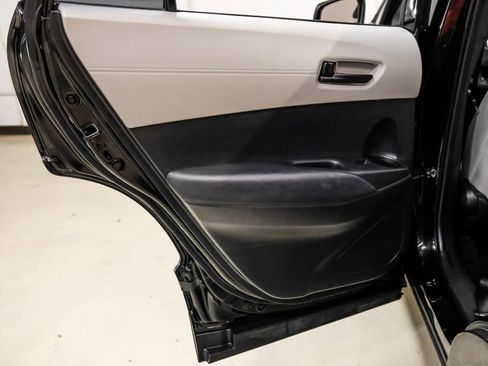Used 2023 Toyota Corolla Cross L FWD image 38