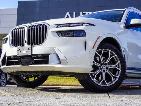 Used 2024 BMW X7 xDrive40i image 2