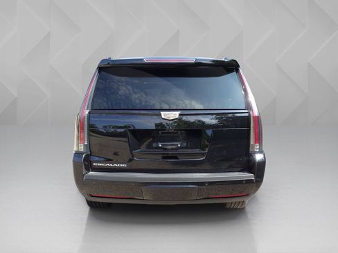 Used 2020 Cadillac Escalade Luxury AWD/4WD image 4