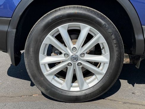 Used 2018 Nissan Rogue Sport SV w/ SV Technology Package AWD/4WD image 35