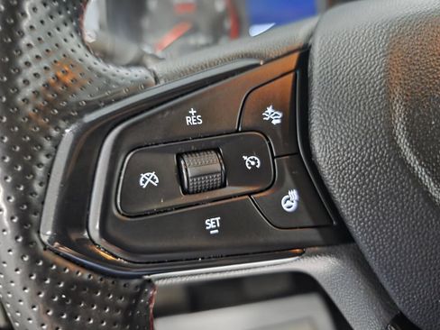 Used 2024 Chevrolet Trax RS FWD image 14