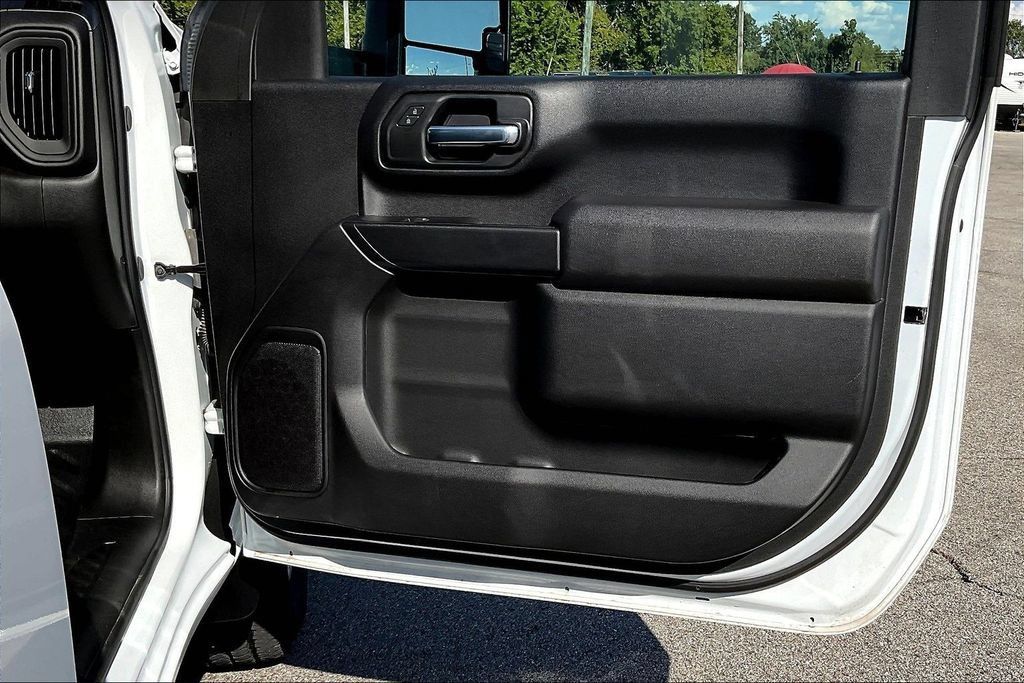 Used 2025 Chevrolet Silverado 2500 W/T RWD image 18