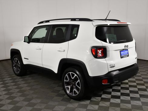 Used 2015 Jeep Renegade Latitude w/ Cold Weather Group II AWD/4WD image 8