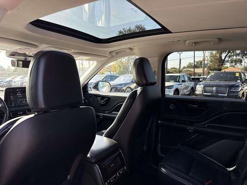Used 2025 Lincoln Aviator Reserve image 12