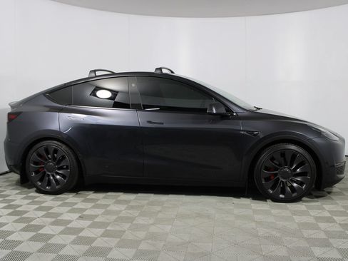 Used 2024 Tesla Model Y Performance AWD/4WD image 32