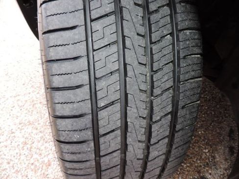 Used 2021 Volkswagen Atlas SE w/ Towing Package image 9