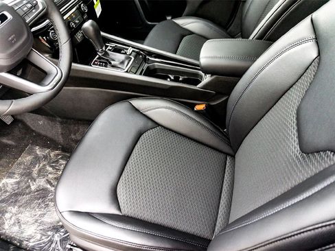 New 2026 Jeep Compass Latitude image 10