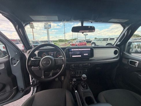 Used 2025 Jeep Wrangler Sport AWD/4WD image 14
