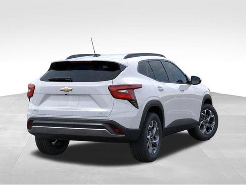 New 2026 Chevrolet Trax LT FWD image 4
