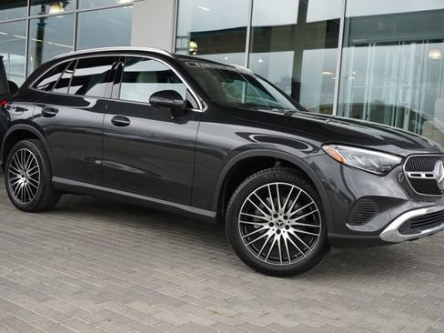 Used 2026 Mercedes-Benz GLC 300 image 1