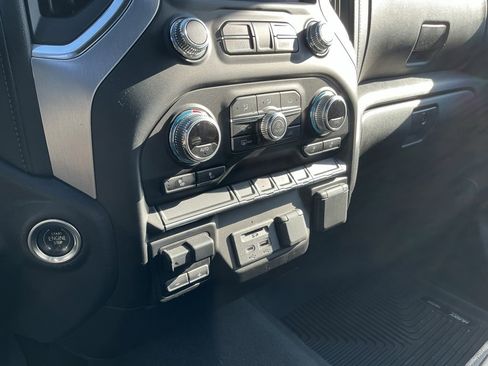 Used 2022 GMC Sierra 1500 SLT image 10