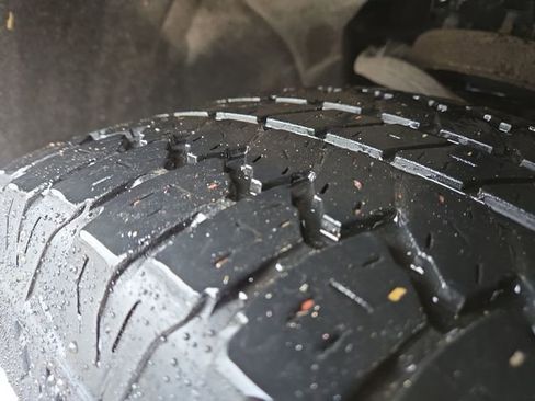 Used 2023 GMC Sierra 1500 Elevation image 7