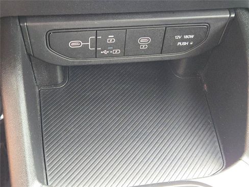 Used 2025 Kia K4 FWD image 28