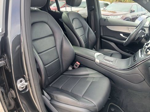 Used 2021 Mercedes-Benz GLC 300 image 19