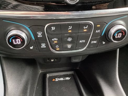 Used 2023 Chevrolet Traverse LT AWD/4WD image 20