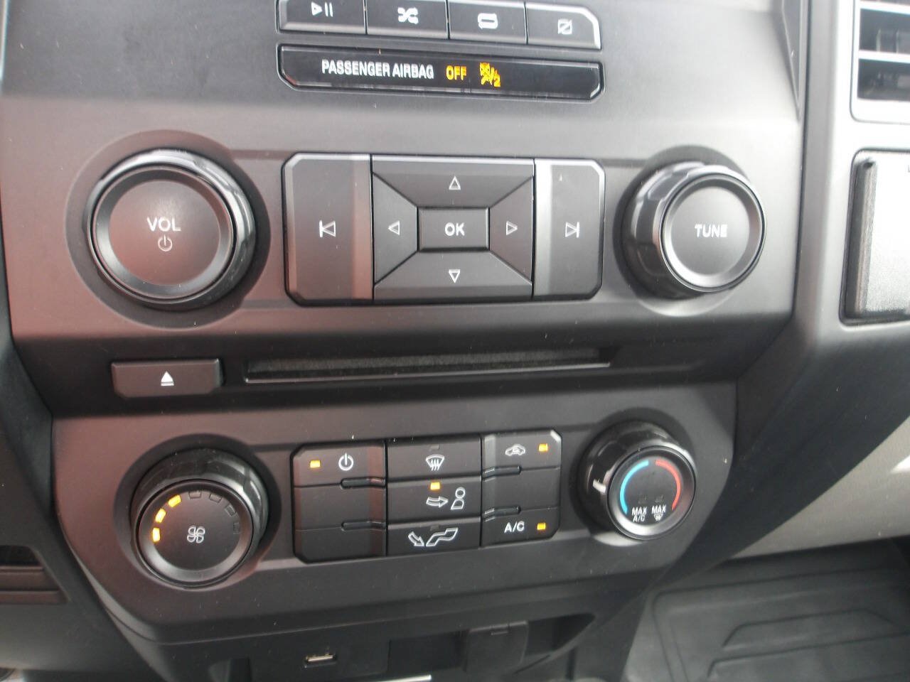 Used 2018 Ford F150 XL w/ Equipment Group 101A Mid RWD image 15