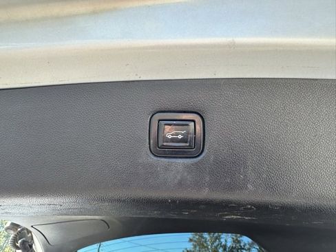 Used 2020 Chevrolet Blazer LT image 8