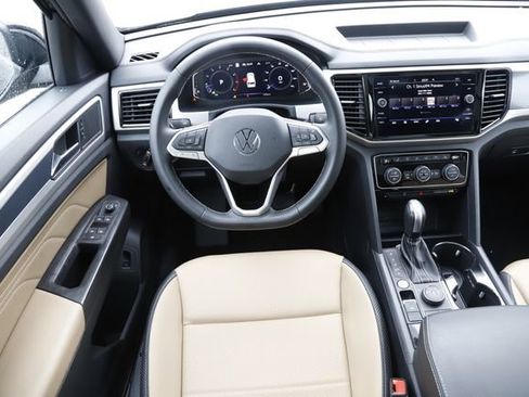 Used 2023 Volkswagen Atlas Cross Sport SEL image 19