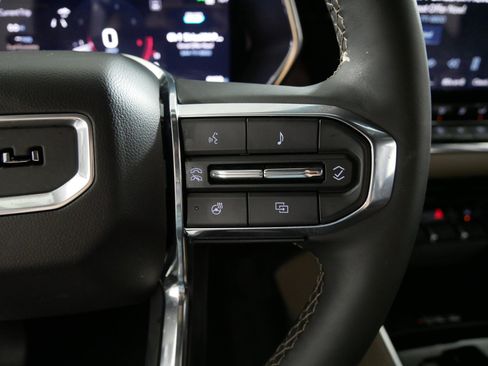 Used 2025 GMC Canyon Denali AWD/4WD image 28