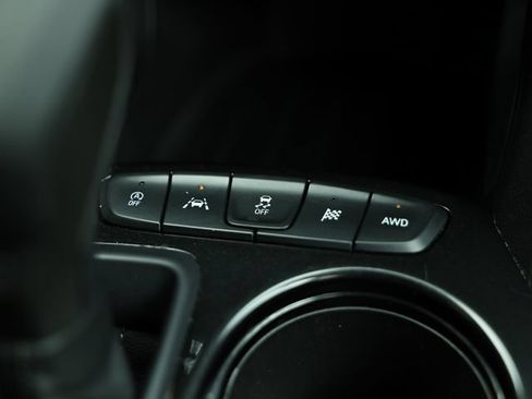 Used 2025 Chevrolet TrailBlazer LT AWD/4WD image 39