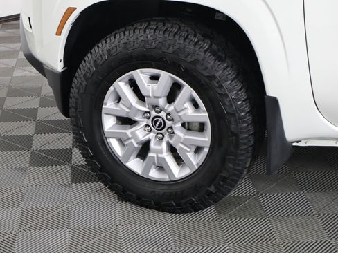 Used 2022 Nissan Frontier SV image 54