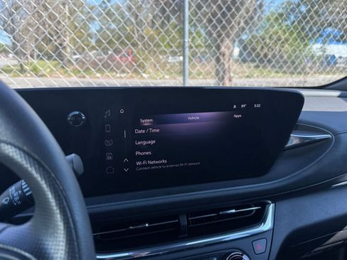 Used 2025 Buick Envista Preferred image 20