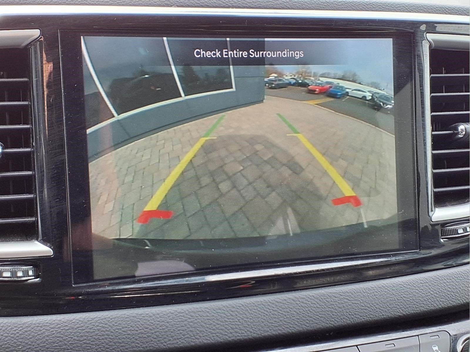 Used 2023 Chrysler Pacifica Touring-L FWD image 25
