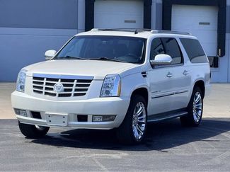 Used 2011 Cadillac Escalade ESV Luxury AWD/4WD video 1