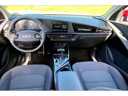 Used 2024 Kia Niro LX FWD image 13