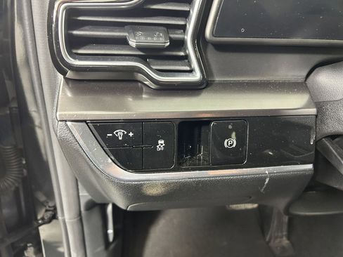 Certified 2024 Kia Sportage EX image 18