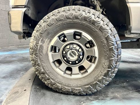 Used 2024 Ford F250 Lariat w/ Lariat Ultimate Package AWD/4WD image 31