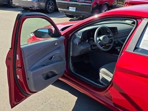 Used 2023 Hyundai Elantra SEL w/ Cargo Package image 35