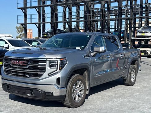 Used 2025 GMC Sierra 1500 SLT AWD/4WD image 1